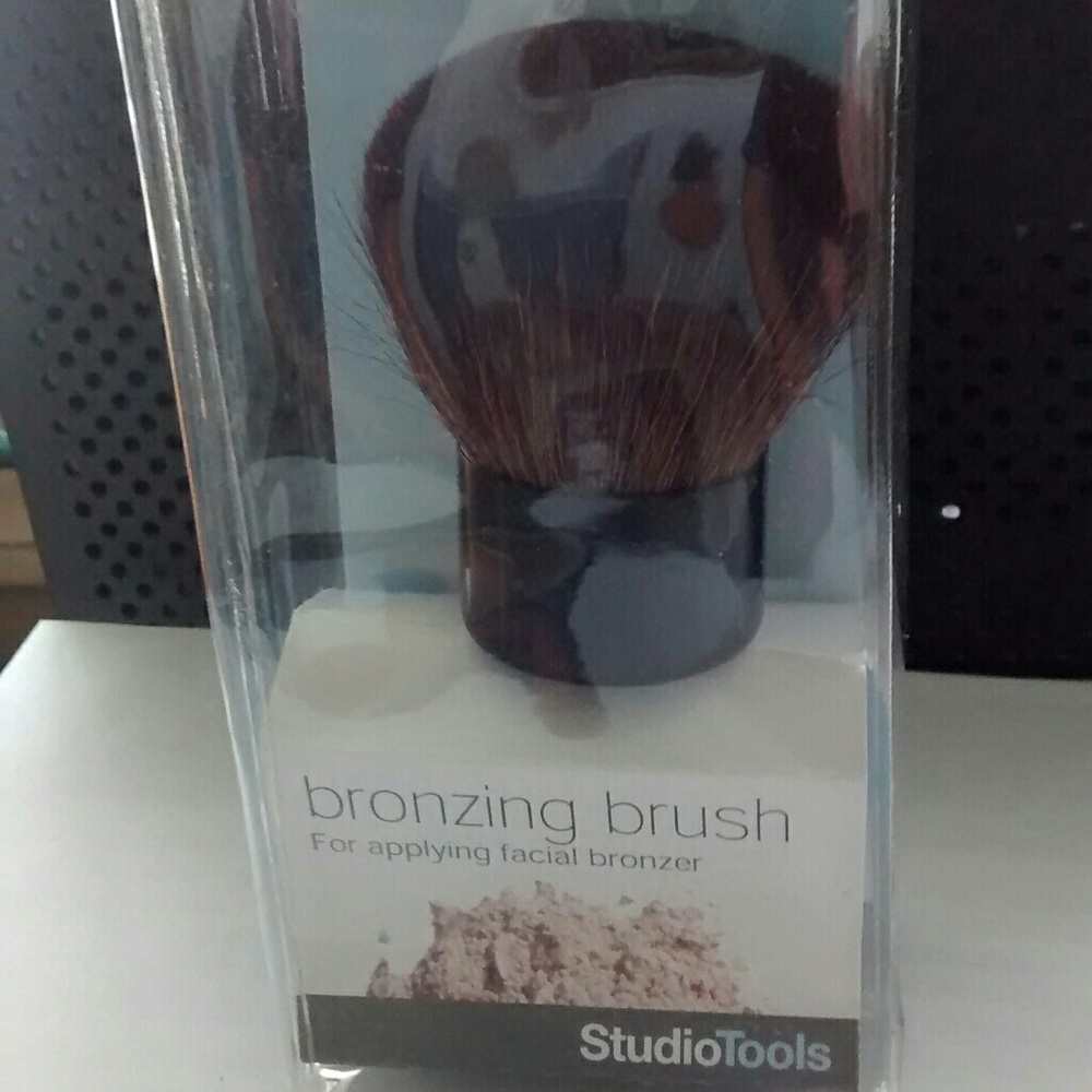 Studio Tools Kabuki Brush